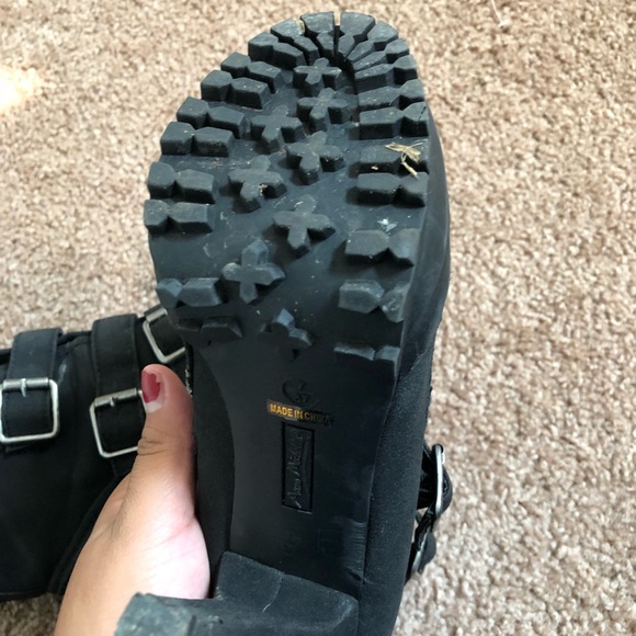 Black heeled ankle booties - Picture 5 of 5